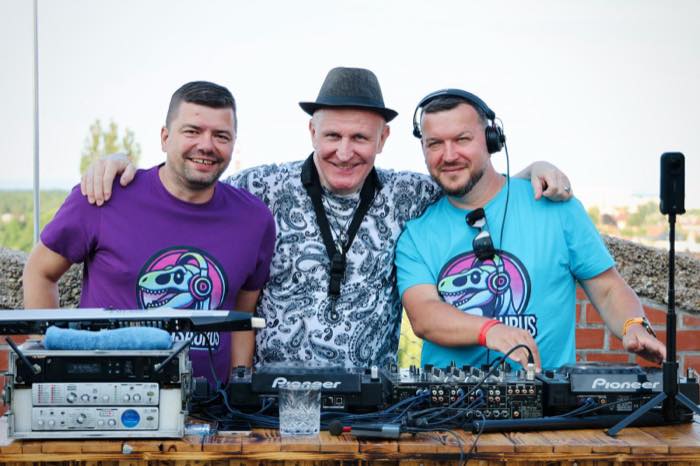 Bublinky v oblacích · 13. 6. 2025 — Discosaurus DJs